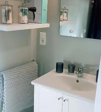 Petite Maison Avec Petit Jardin Prive Drincham