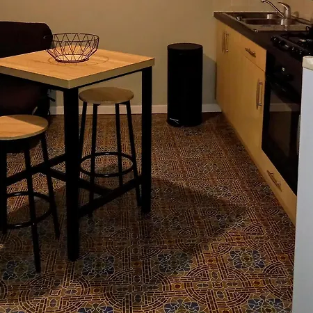 Petite Maison Avec Petit Jardin Prive